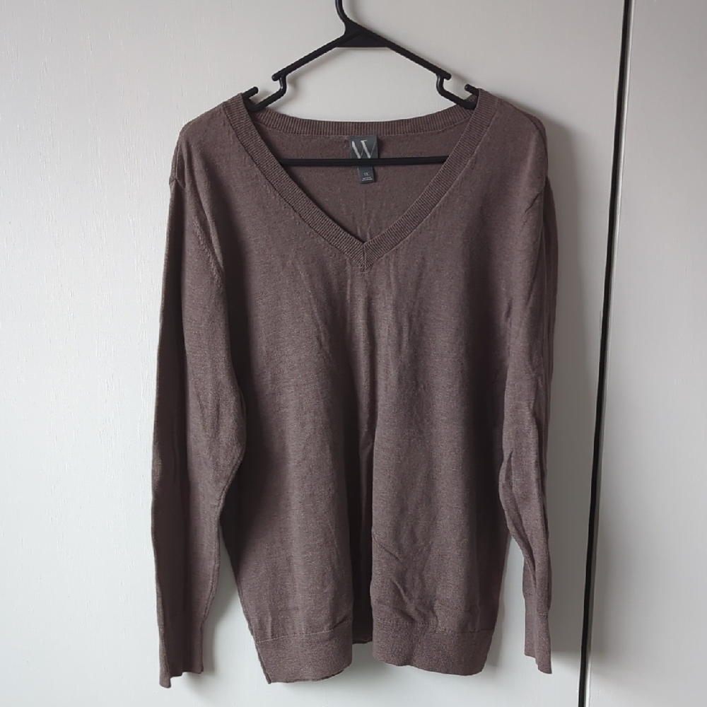 Classic Brown V-Neck Sweater with Relaxed Fit